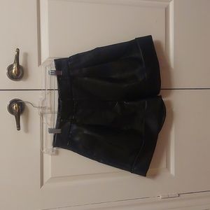 Like New, Wilfred Free Faux Leather Shorts, Size 6